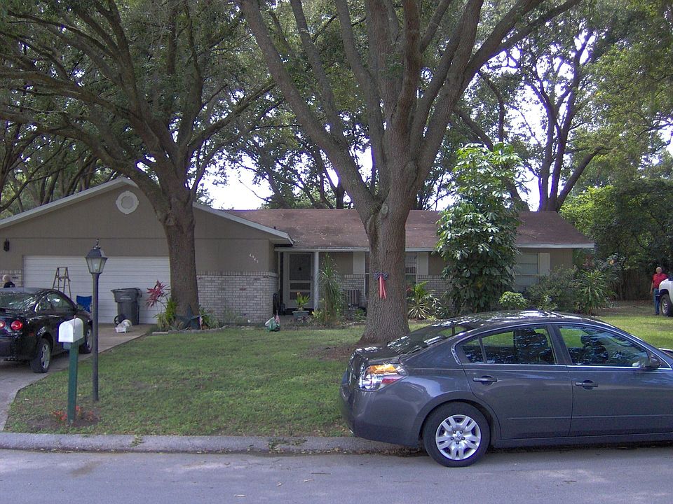2nd image of 4943 Hidden Hills Dr