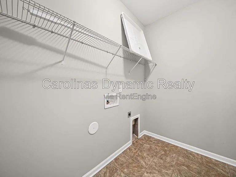 1912 Madeira Cir — Photo 27