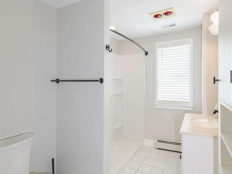 133 S Main St — Photo 10