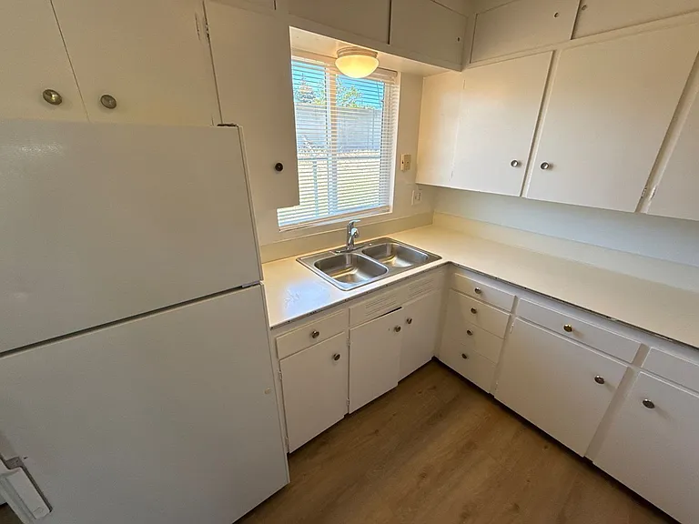 1835 Beach Ave NE #11 — Photo 7