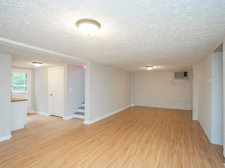 4933 Millerwood Dr — Photo 25