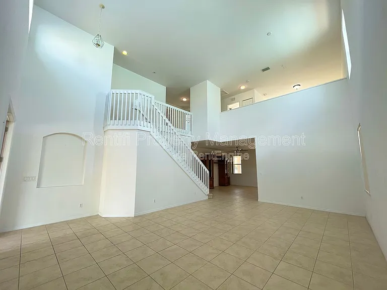 17038 Tremont St — Photo 3