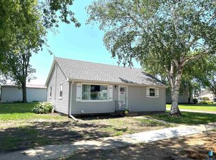 101 E Blaine Ave, Viborg, SD 57070