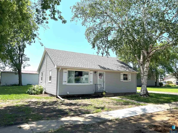 101 E Blaine Ave, Viborg, SD 57070