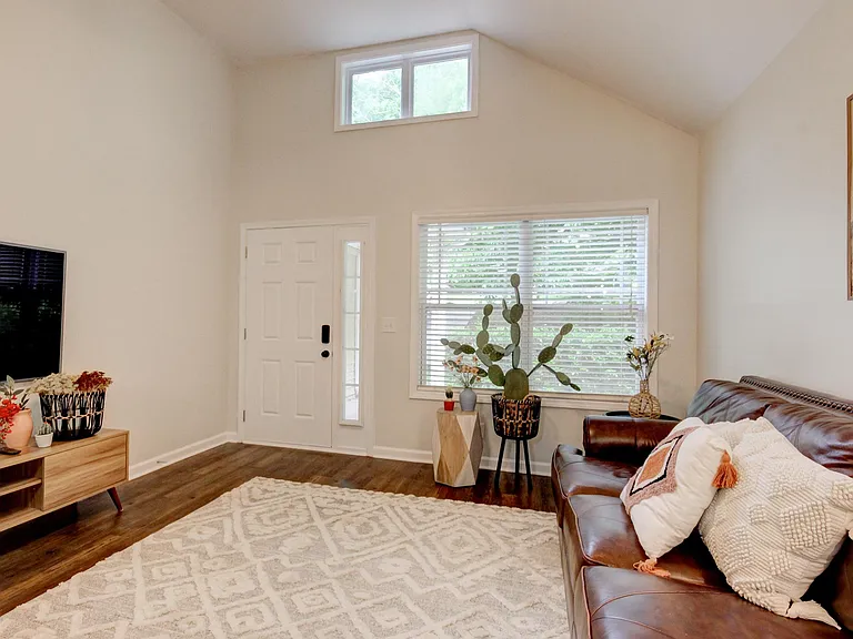 816 Dunbar Cave Rd — Photo 6