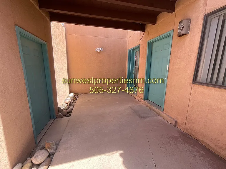 3848 N Butler Ave — Photo 3