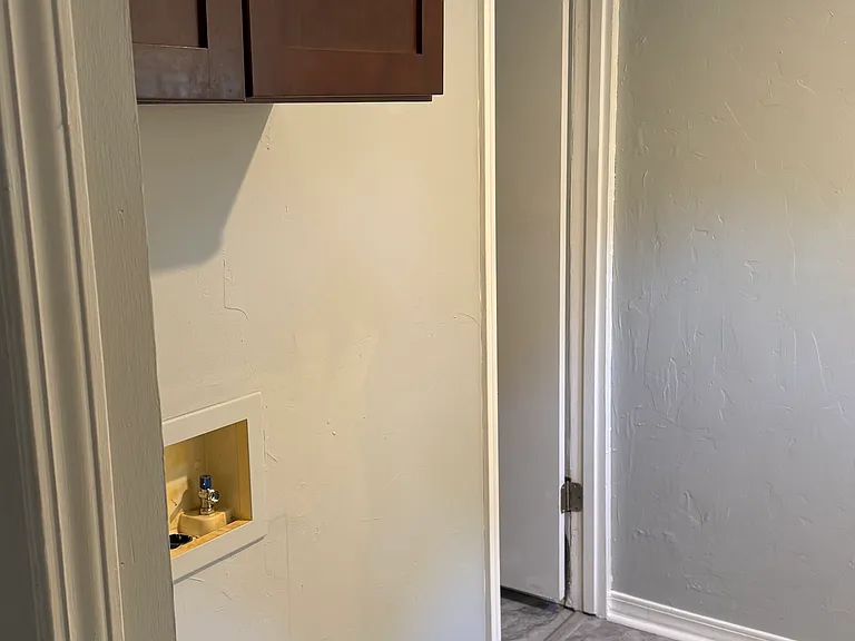 5635 Government Dr — Photo 13