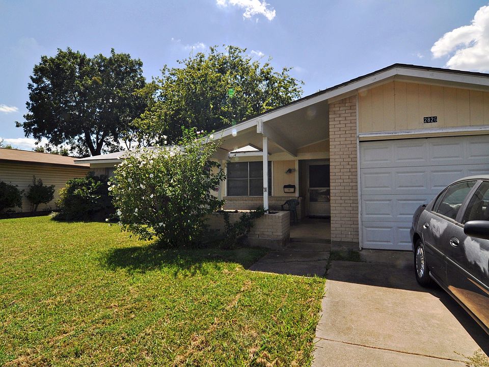 2nd image of 2826 Lowell Dr