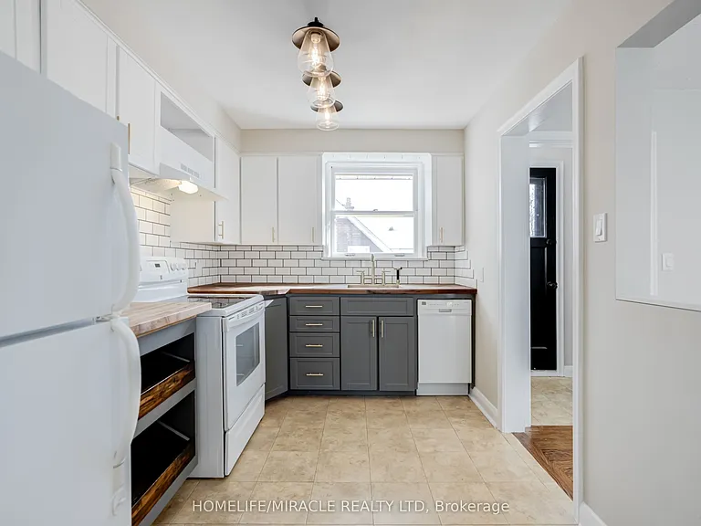 34 Elizabeth St S #A — Photo 7