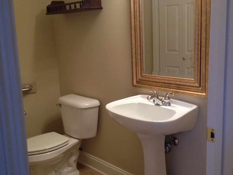 Guest bath/ laundry closet
