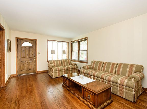 4th image of 4916 N Melvina Ave