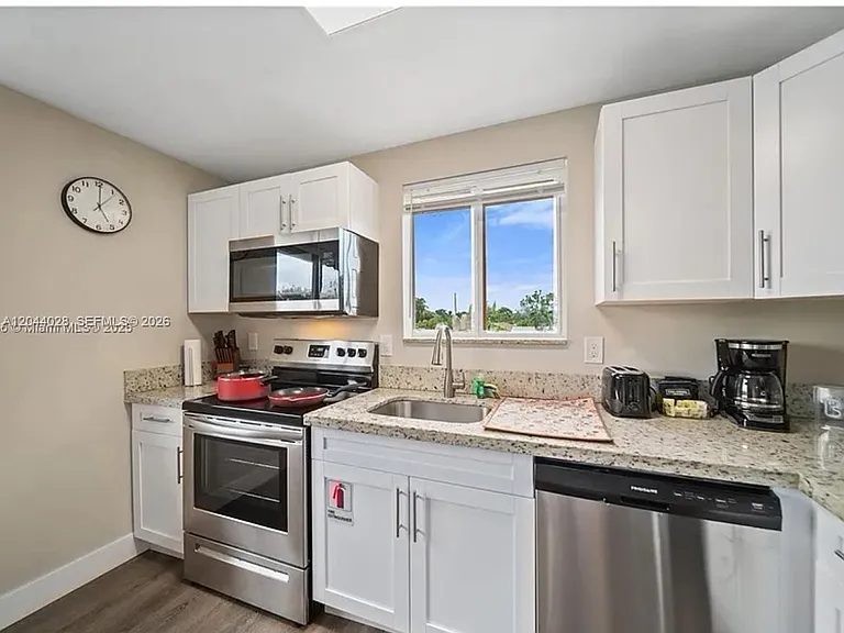 2311 Scott St #2 — Photo 8