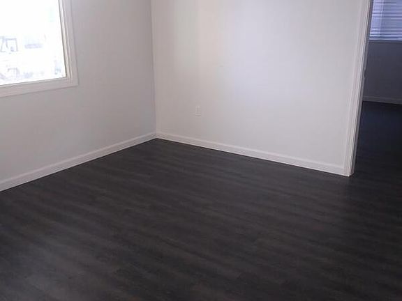 2nd image of 1712 W Gardner Ave Unit 101