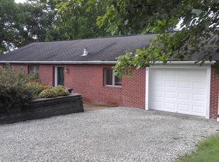 10 Kifer Rd, Jeannette, PA 15644