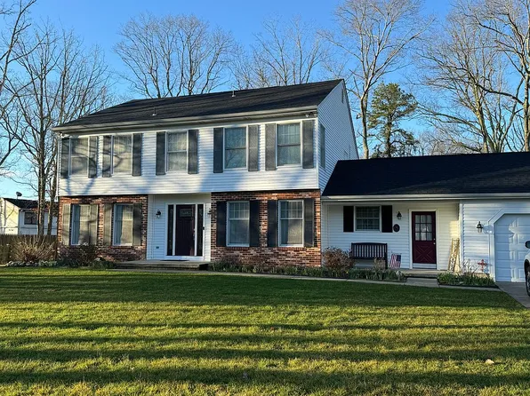 42 Oak St, Marmora, NJ 08223