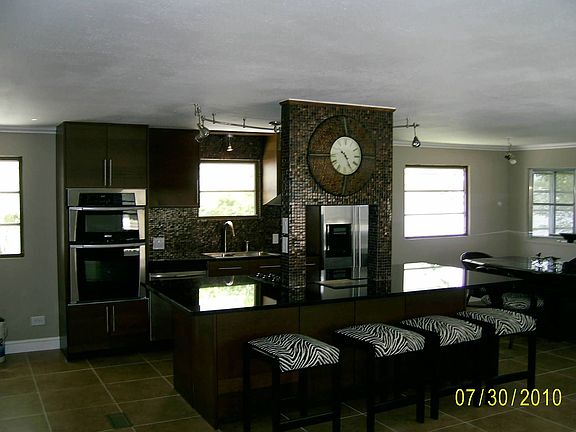 3rd image of 2913 Lakeshore Dr