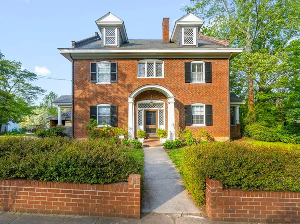 31 University Cir, Charlottesville, VA 22903