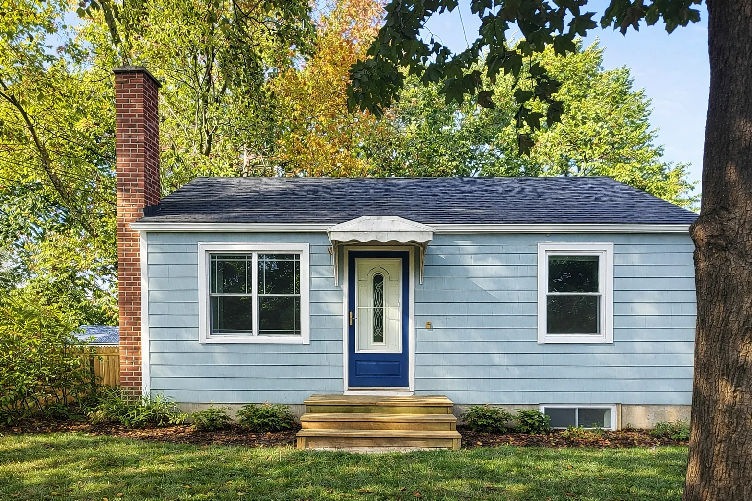 16 Elaine Dr — Photo 1