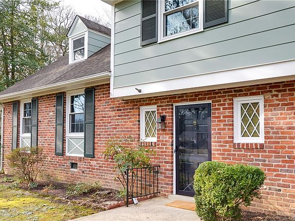 4th image of 2330 Woodmont Dr