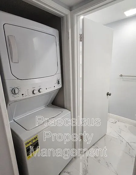 2047 Lakeridge Cir #104 — Photo 22