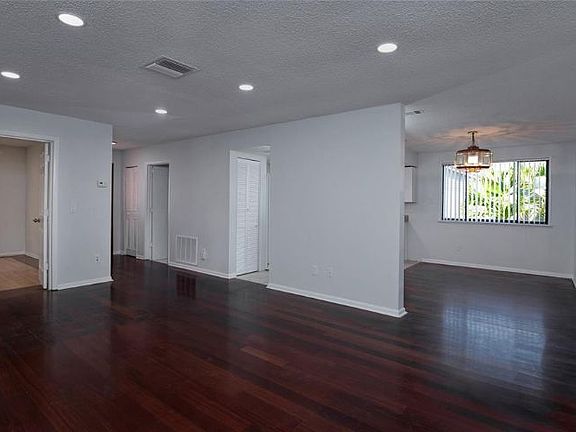 5th image of 11001 Finchley Pl