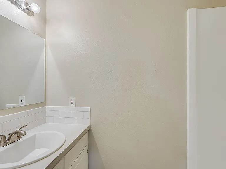 SOB1431-1433 — Photo 10