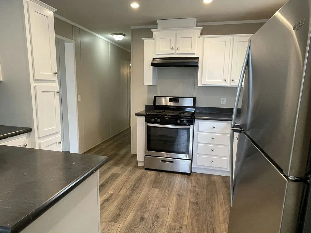 3 bed, 1152 sqft, $1,500 — Photo 3