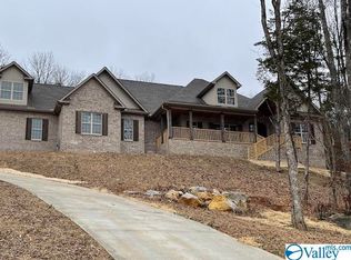 34 Old Cove Pl SE, Gurley, AL 35748