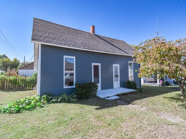 802 W Walnut St, Brownstown, IN 47220