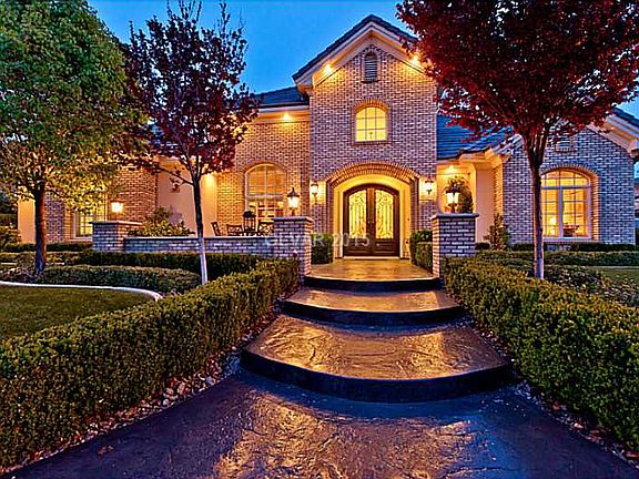 2nd image of 2904 Coast Line Ct
