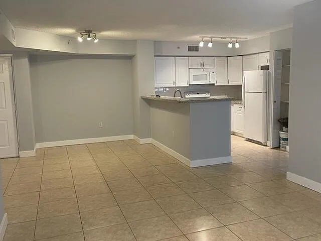 7888 Sonoma Springs Cir #105 — Photo 4