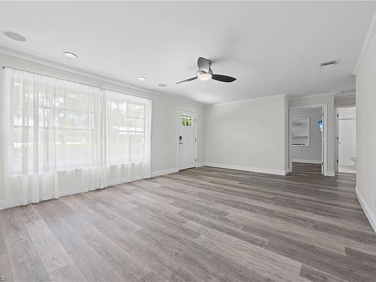 1051 Cypress Woods Dr — Photo 6