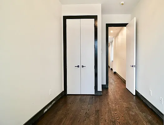 Rented by Loom Capital Group Inc. | media 5