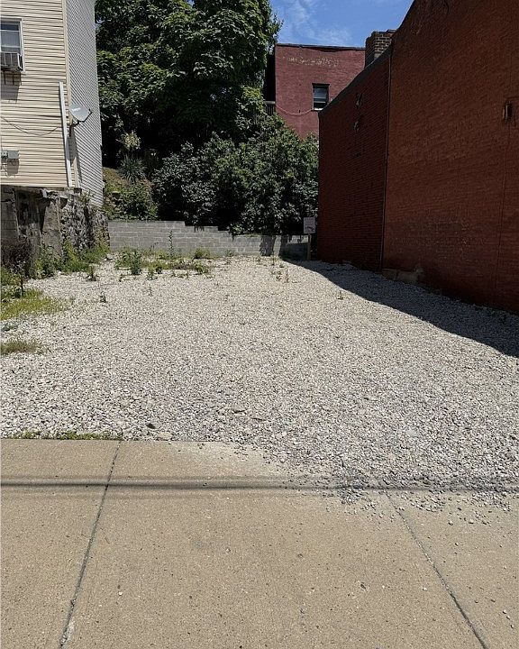 2nd image of 1316 James St