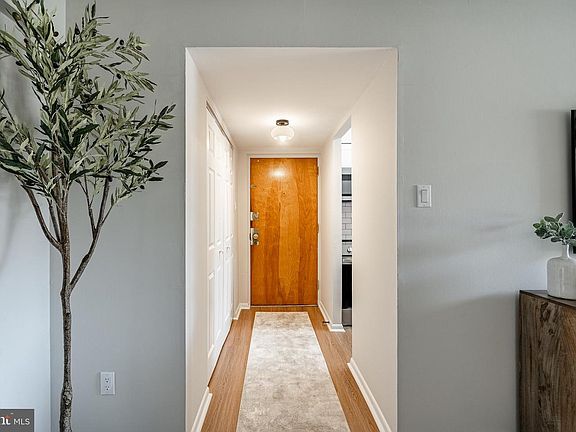 3rd image of 2714 Eagle Rd #2714