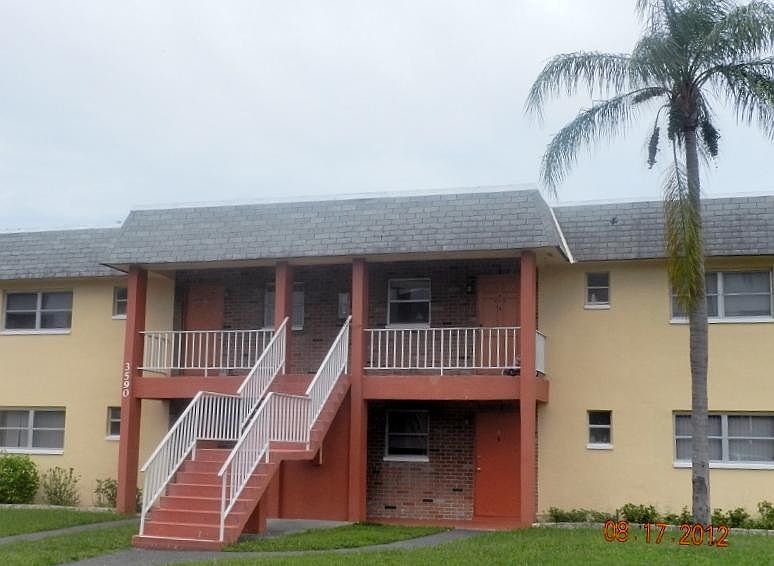 2nd image of 3590 Gardenia Pl