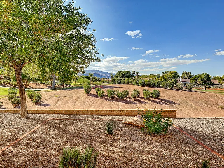 2501 Showcase Dr — Photo 36