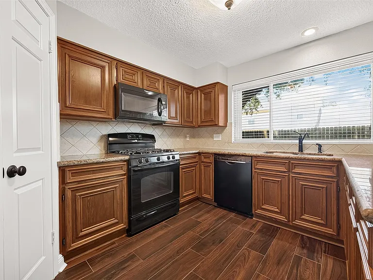 3003 Mast Ct — Photo 25