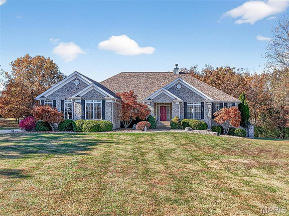 3rd image of 315 Oak Creek Farm Ct