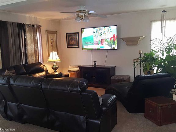 2nd image of 3143 Gratiot Ave
