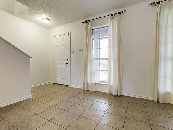 4th image of 7601 Wilshire Dr