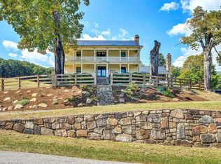 17559 Johns Creek Rd, New Castle, VA 24127