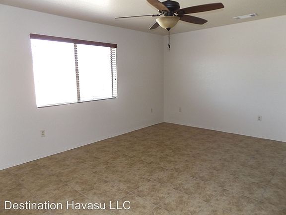 2nd image of 3561 Tomahawk Dr APT A