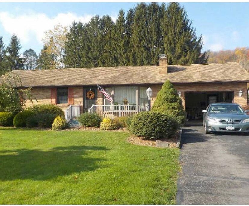 1st image of 6 Belair Dr