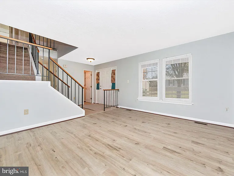 408 Willow Hill Ct — Photo 42