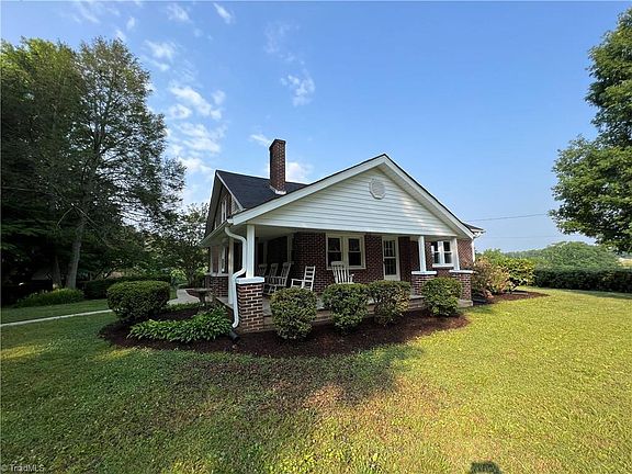3rd image of 553 Trinity Church Rd
