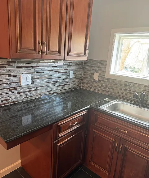 905 Irving St #1 — Photo 5
