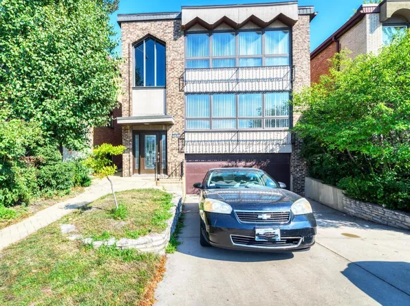 4838 Old Orchard Rd, Skokie, IL 60077