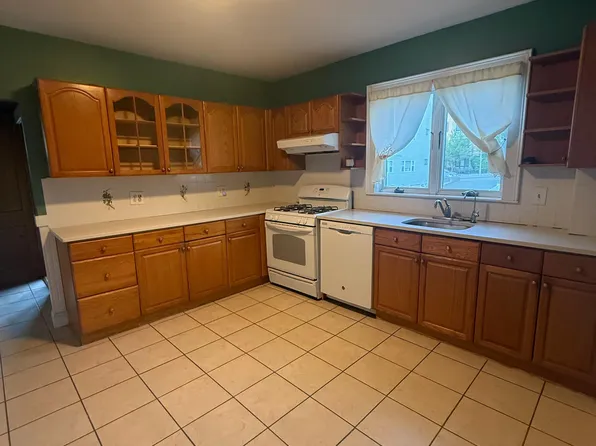 7 Mendelssohn St #1, Boston, MA 02131