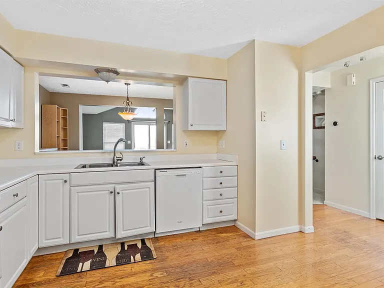 4188 E Village Dr — Photo 3